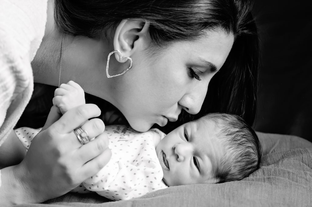emilie-laroche-photographe-naissance-domicile (31 sur 38)